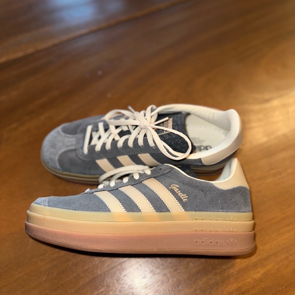adidas Gazelle Blue and Cream Sneakers - Picture 3 of 5